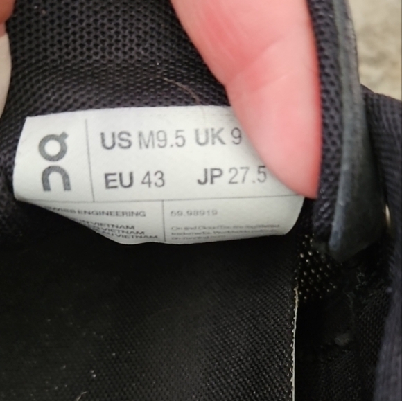 On Running Men’s Black Cloud 5 Lightweight Comfortable Performance Sneaker 9.5 main image 9